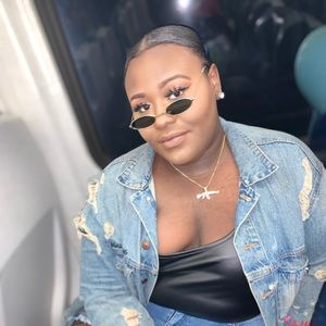 Meet your Posher, Simone